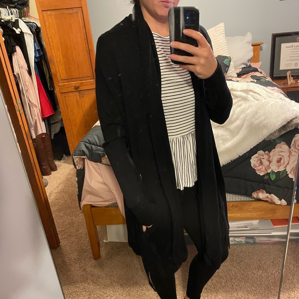 Lululemon black sweater - Picture 7 of 10